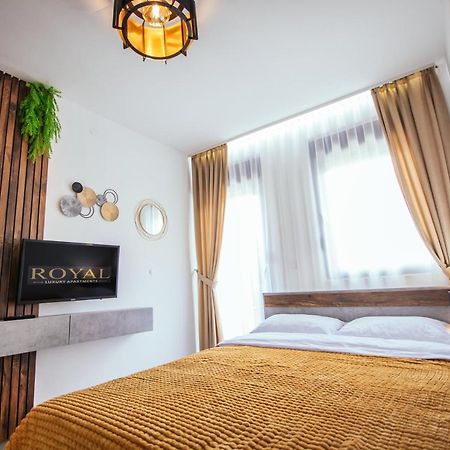 Royal Luxury Apartment วรชาซ ภายนอก รูปภาพ