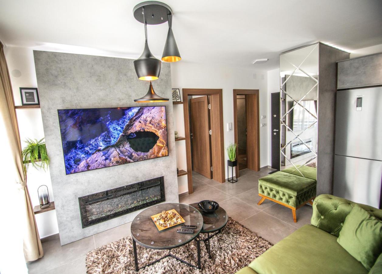 Royal Luxury Apartment วรชาซ ภายนอก รูปภาพ