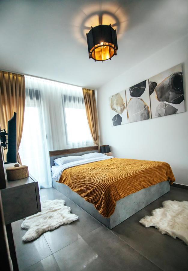 Royal Luxury Apartment วรชาซ ภายนอก รูปภาพ